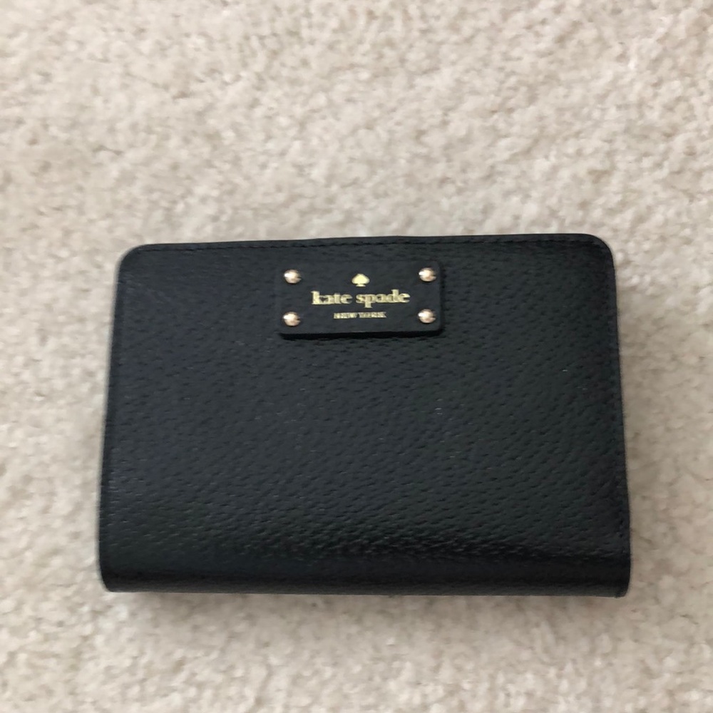 Kate spade medium wallet
